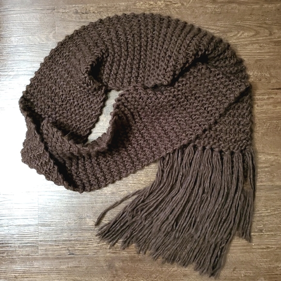 Accessories - Knitted Chunky MOCHA BROWN Scarf with Tassels